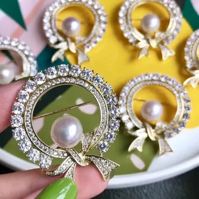 Fashionable Pearl Bowknot Brooch/Hijab Pin